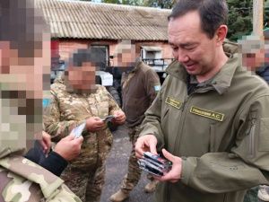 Айсен Николаев передал новые вездеходы бойцам из Якутии в зону проведения специальной военной операции