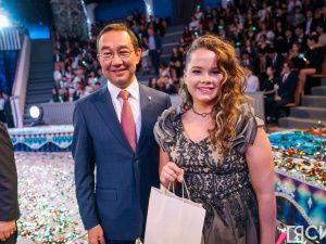 10 лучших школьников по итогам 2024 года наградили на Елке главы Якутии