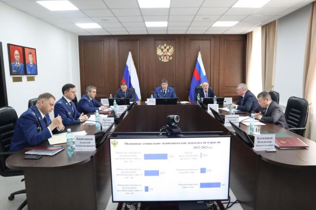 Прокуратура: В Якутске не соблюдаются права пассажиров по периодичности и схеме движения автобусов