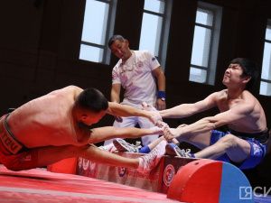 В Якутске стартовал Кубок Федерации по мас-рестлингу с участием сильнейших сборных