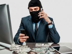 Более 30 миллионов рублей похитили мошенники у якутян за три месяца