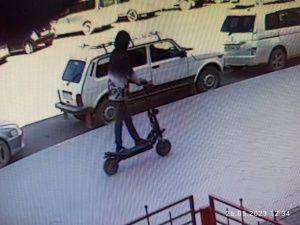 Самокатчик сбил пенсионера на проспекте Ленина и скрылся!