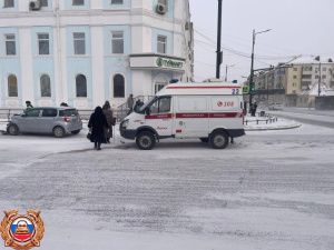 В Якутске водитель иномарки совершил столкновение с каретой скорой медицинской помощи