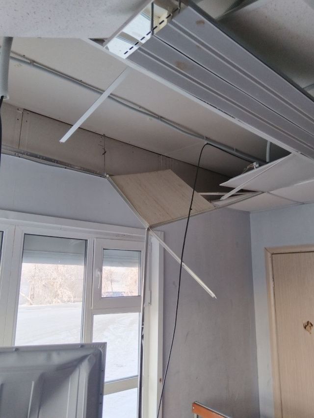 В селе Маган вандалы разрушили тёплую автобусную остановку