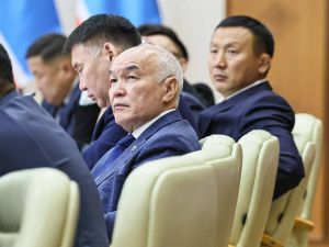 Премьер Якутии провел совещание с главами районов и городских округов