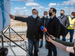 Айсену Николаеву доложили о ходе работ по строительству Ленского моста