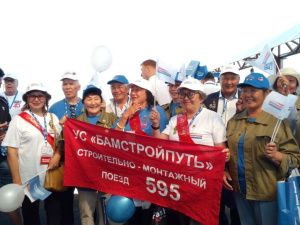 В Нижнем Бестяхе торжественно встретили первый пассажирский поезд