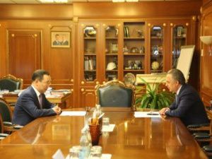 На встрече Айсена Николаева с Виталием Мутко обсуждены меры по решению проблем обманутых дольщиков Якутии