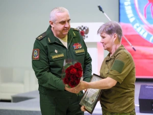 За неделю военным передано восемь транспортных средств из Якутии