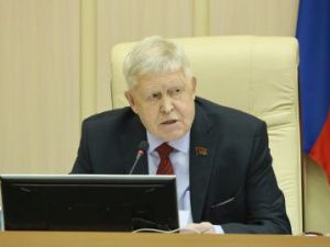 Затаенные страсти в Ил Тумэне вырвались наружу? Переголосовать нельзя оставить. Где поставить запятую?