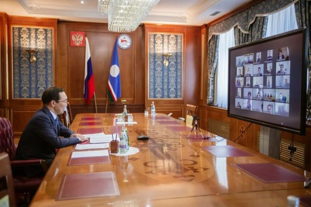 Айсен Николаев встретился с новым составом Общественной палаты республики