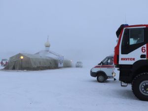 Сотрудники МЧС обеспечивают безопасность Крещенских купаний