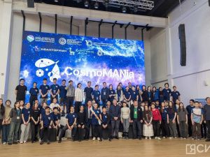 Школьники из Якутии и Гонконга запустили стратосферный спутник в селе Чапаево