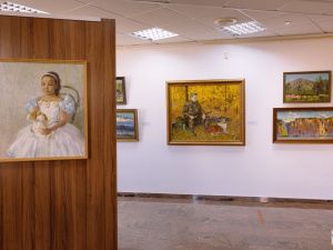 В Якутске открылась персональная выставка Федота Макарова «Рождение смыслов»