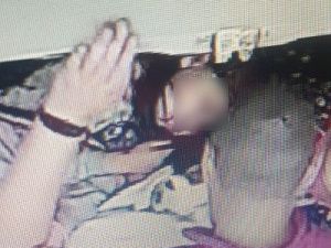 Камера видеонаблюдения в Якутске зафиксировала машину с ребенком в багажнике