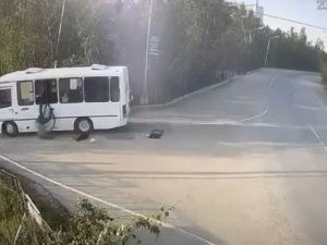 Директор «СоюзАвто»: Водитель автобуса не виноват – пассажир выдавил стекло своим весом