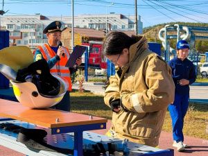 «Школа безопасности»: юные спасатели прошли испытания на прочность
