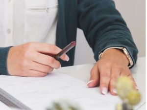 В Анабарском улусе заместитель руководителя образовательной организации устроила на работу "мертвую душу"