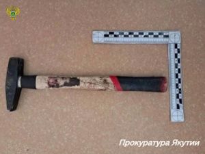 В Хангаласском районе мужчина жестоко избил оппонента монтировкой и молотком