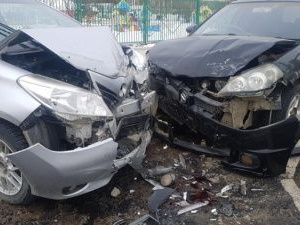 При столкновении двух иномарок в Якутске пострадала пассажирка