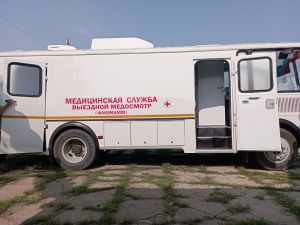 Центральным районным больницам в Амге и Чурапче переданы мобильные медицинские комплексы