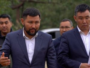 Евгений Григорьев встретился с жильцами МКД 50 квартала в Центральном округе Якутска