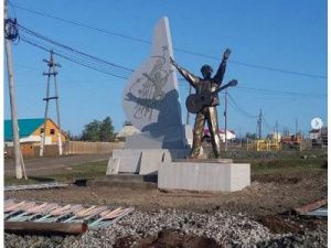 В Улахан Ане установлен памятник Айыы Уола