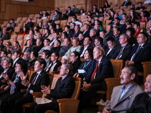 В Якутске состоялось торжественное собрание общественности в честь 75-летия со дня рождения Романа Михайловича Дмитриева