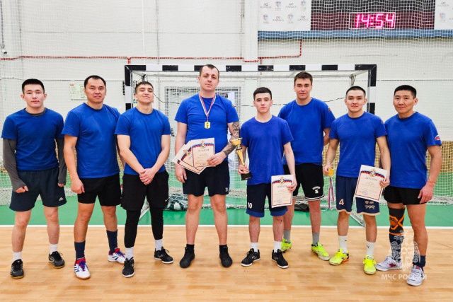 Сотрудники МЧС из Мирного взяли «бронзу» в играх силовиков