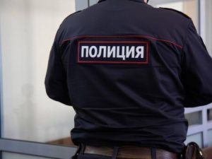 На школьника возбудили дело за кражу шоколадных конфет