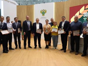 В первый день выставки «Золотая осень» сельхозпроизводители Якутии завоевали 5 медалей