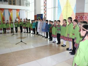 В Якутске прошел детский театрализованный концерт «Волшебный дружбоскоп»