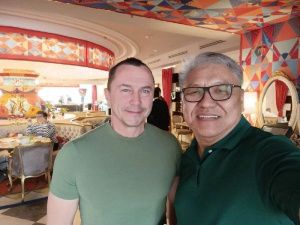 Дмитрий Бердников передает привет якутянам из Мариуполя