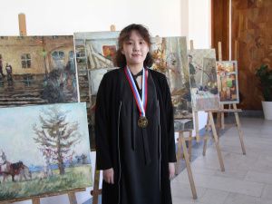 Михаил Николаев вручил Благодарности Главы Якутии Айсена Николаева победителям XXI молодежных Дельфийских Игр России