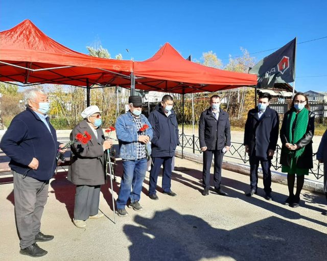 ЛРЦ РКБ №3 открыл мемориальную доску памяти легендарного Тараса Десяткина
