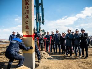 Айсен Николаев дал старт строительству школы-сада в селе Октемцы