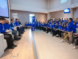 Айсен Николаев пригласил волонтеров и молодежных активистов Якутии участвовать в предварительном голосовании «Единой России»