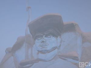 Искусство из снега и льда: зимние скульпторы соревнуются в Якутске за звание лучшего