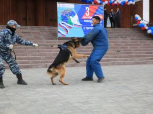 В Якутске полицейские провели патриотическое мероприятие, приуроченное Дню солидарности в борьбе с терроризмом