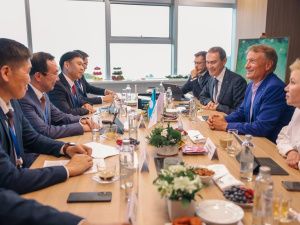 ВЭФ-2024: Айсен Николаев и Герман Греф обсудили развитие IT-отрасли в Якутии