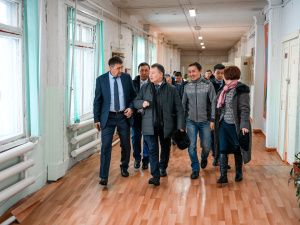 Алексей Стручков представил отчет правительства жителям пригородных сел Якутска