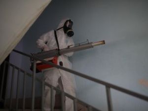 В Якутске продолжается заключительная дезинфекция в домах, в которых выявлены больные коронавирусной инфекцией