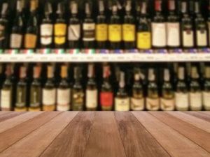 Четырнадцать магазинов Якутска незаконно торговали алкоголем. Ряд объектов будет снесен