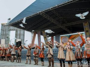 Афанасий Владимиров поздравил коренные народы республики с праздником