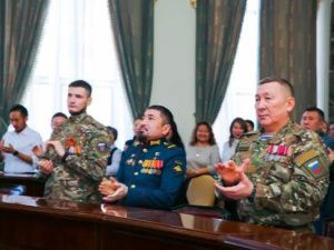 В Якутске отметили День защитника Отечества: почетные гости и дань уважения героям