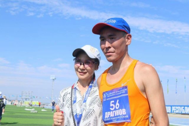 Жара: Лидера унесли на носилках и дисквалифицировали!