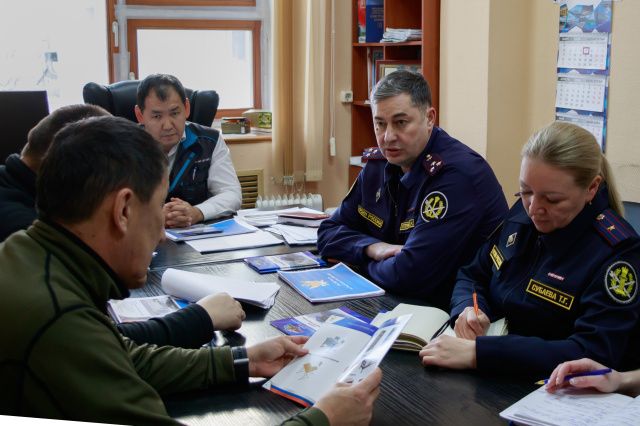 Значимость привлечения осужденных к труду обсуждена в Якутии на рабочих встречах с руководством Центра закупок и Службы государственного заказчика 