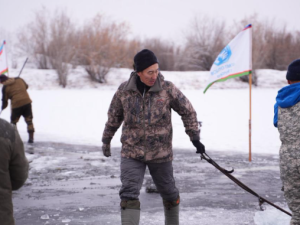 В Якутске прошел субботник по заготовке льда для семей участников СВО и пожилых