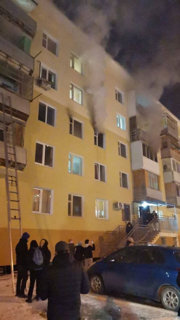 Фотофакт: в Якутске пожар на ул. Петра Алексеева