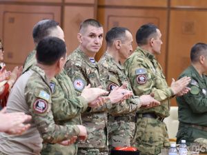 Зампред правительства России Юрий Трутнев вручил госнаграды военнослужащим и добровольцам Якутии